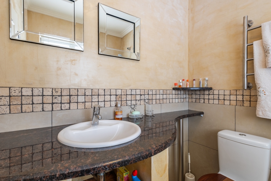 3 Bedroom Property for Sale in Knysna Central Western Cape